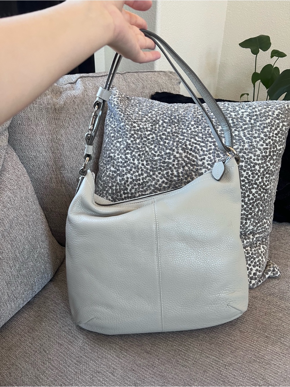 Coach Vintage Legacy Courtenay Hobo Bag Silver Hardware in Light Gray - Picture 3 of 9